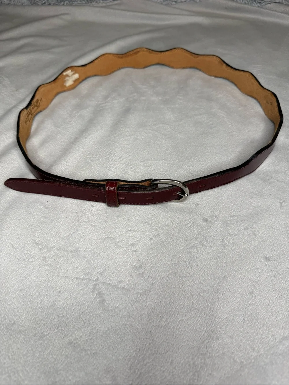 Vintage Dun Dee scalloped leather belt in a deep burgundy/maroon size 34